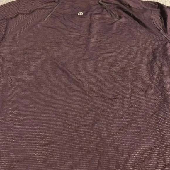 225 Lululemon Men's Surge Short Sleeve - Picture 5 of 5